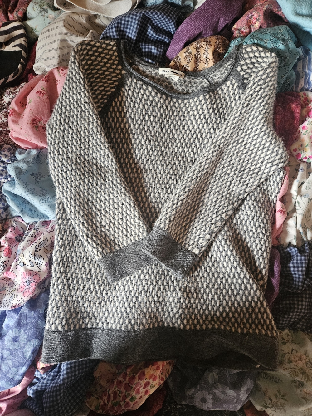 100% Wool Club Monaco Grey and Cream Textured Crewneck Sweater